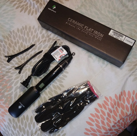 Brand new flat iron - Picture 1 of 1